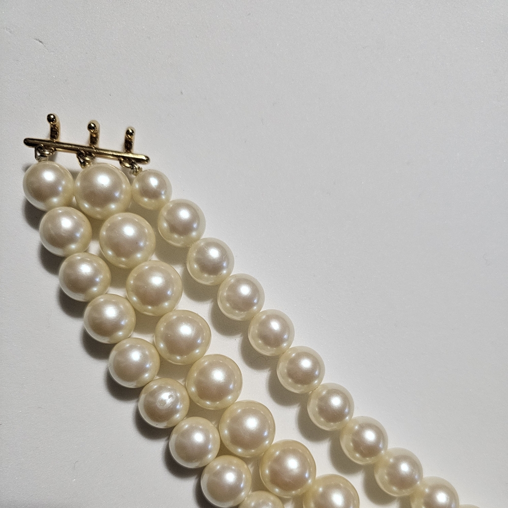 Vintage Creamy White Pearl Choker with Saphire Trapezoid Pendant - Picture 5 of 10